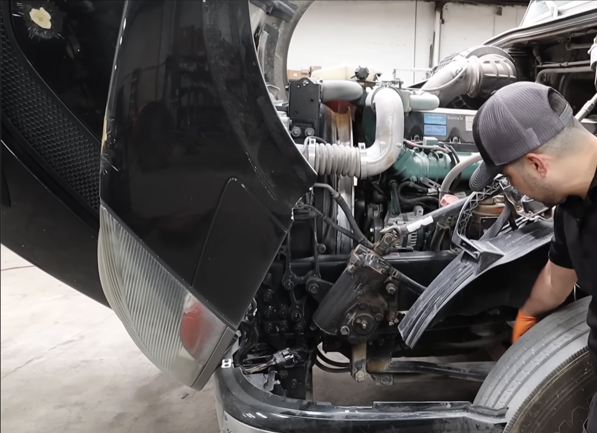 Murray Super Mobile Truck Repair service detail